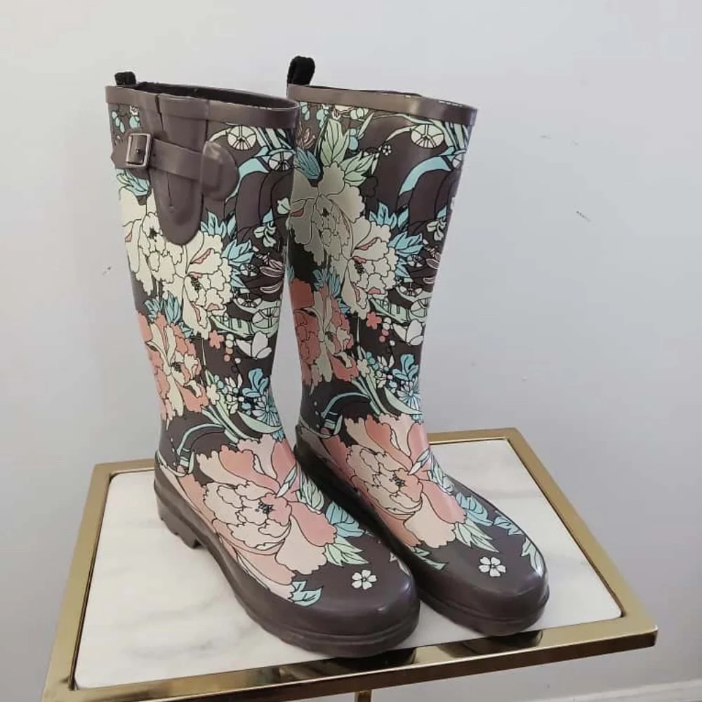 Sakroots Women’s Floral Print Rain Boots Size 6.